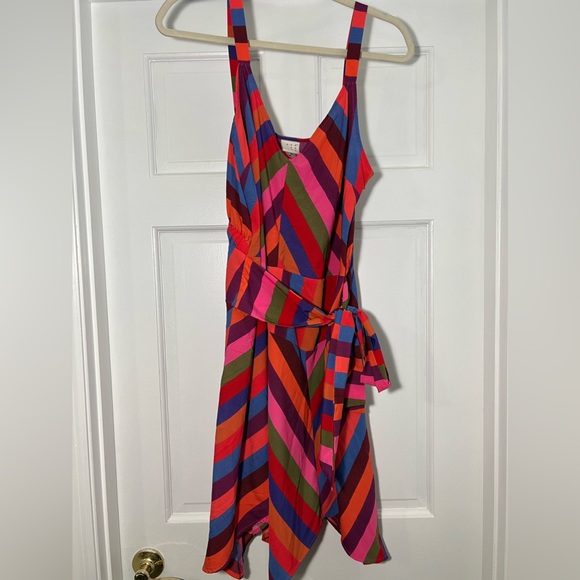 Only worn once. Like new. - Picture 3 of 3